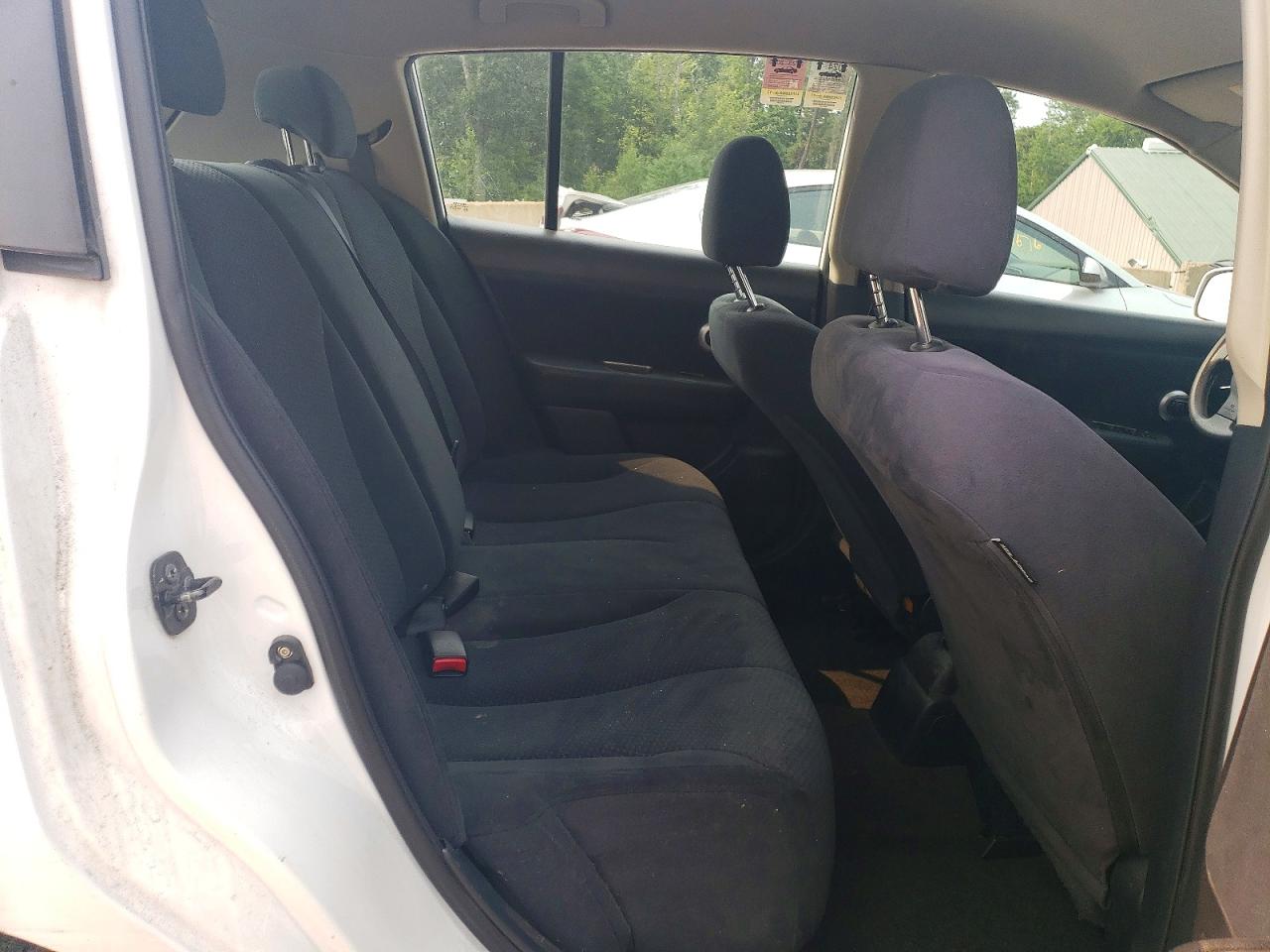 2010 NISSAN VERSA