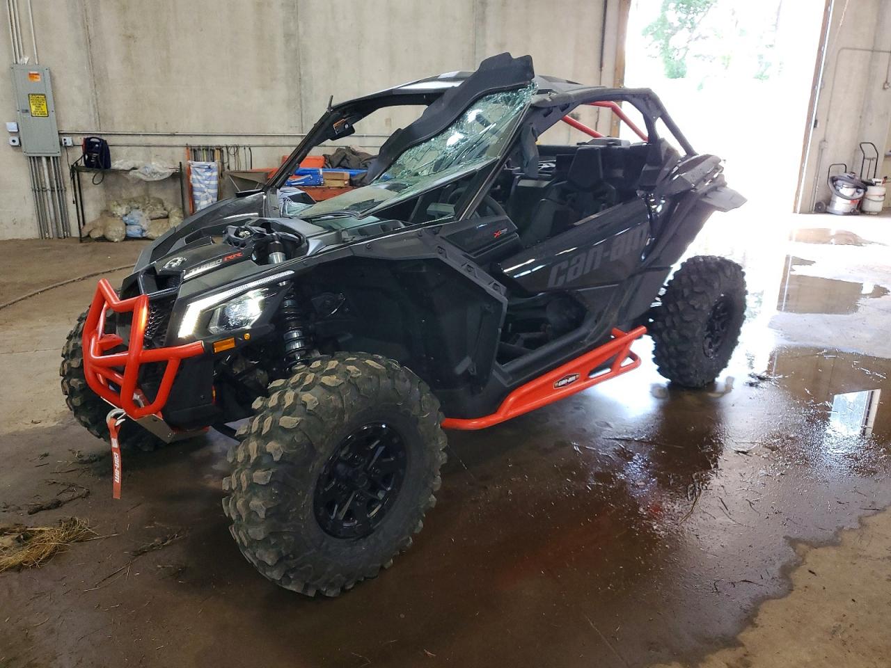 2023 CAN-AM SIDEBYSIDE