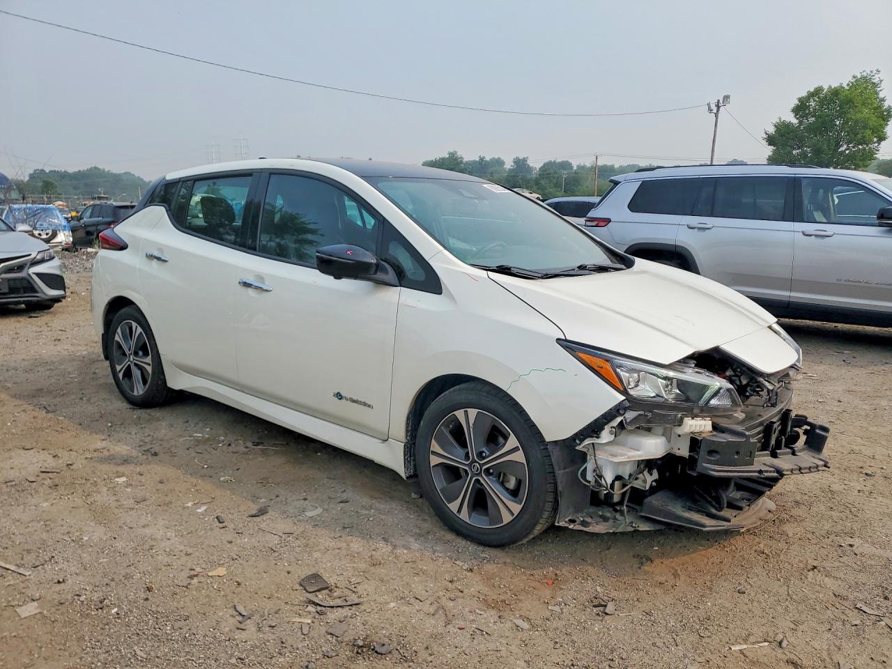 2018 NISSAN LEAF