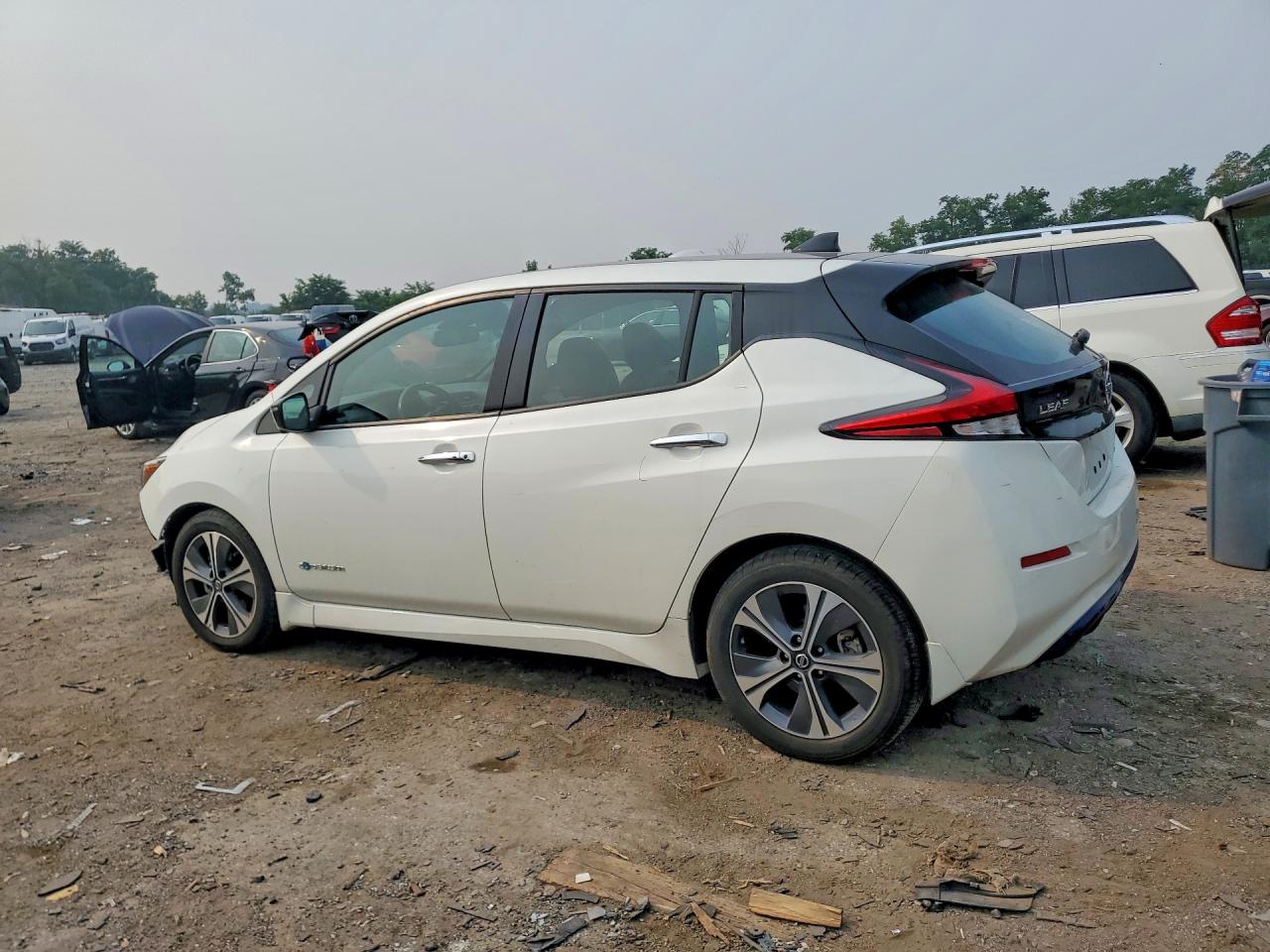 2018 NISSAN LEAF