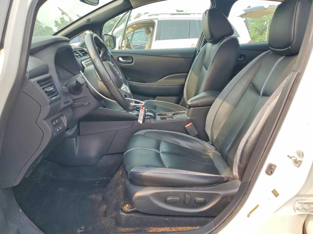 2018 NISSAN LEAF