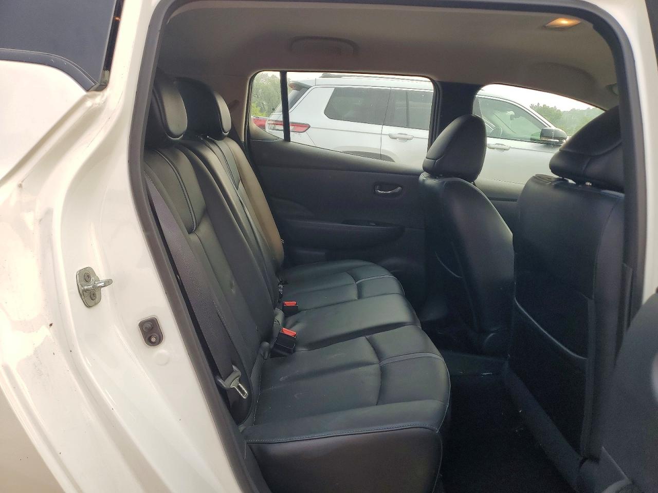 2018 NISSAN LEAF