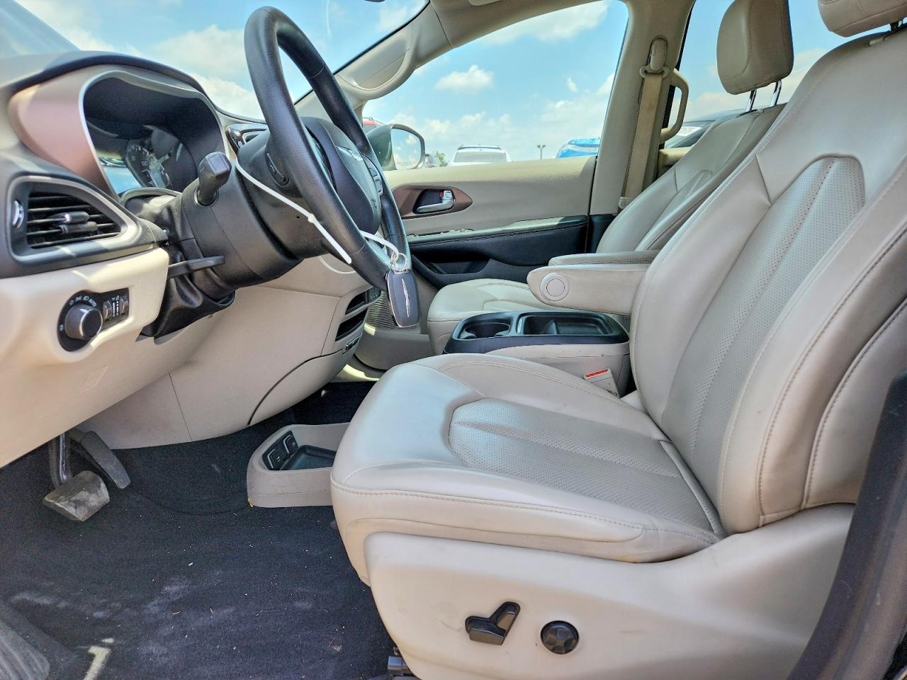 2021 CHRYSLER MINIVAN