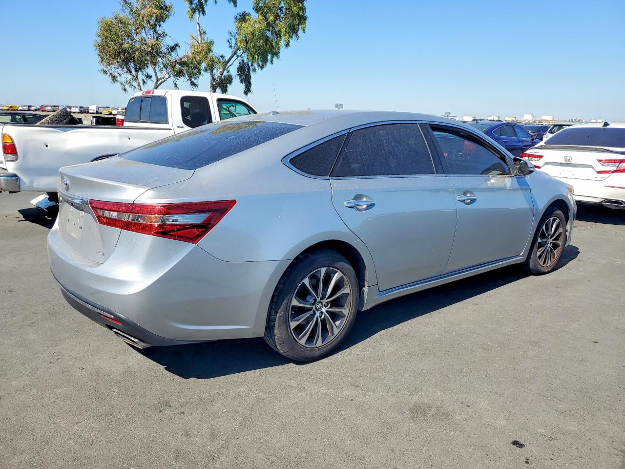 2017 TOYOTA AVALON