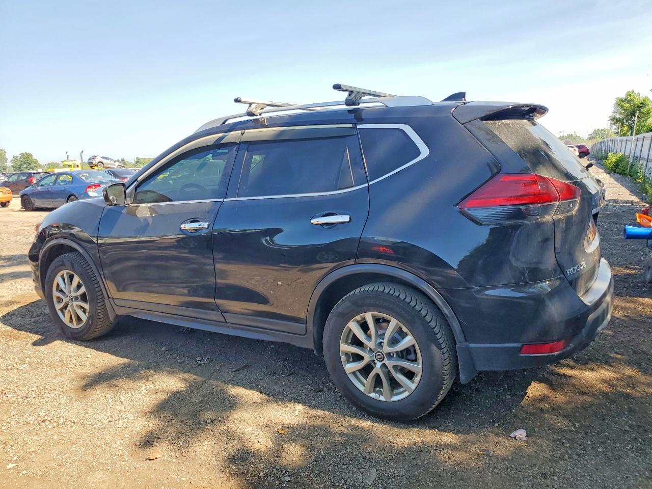 2017 NISSAN ROGUE