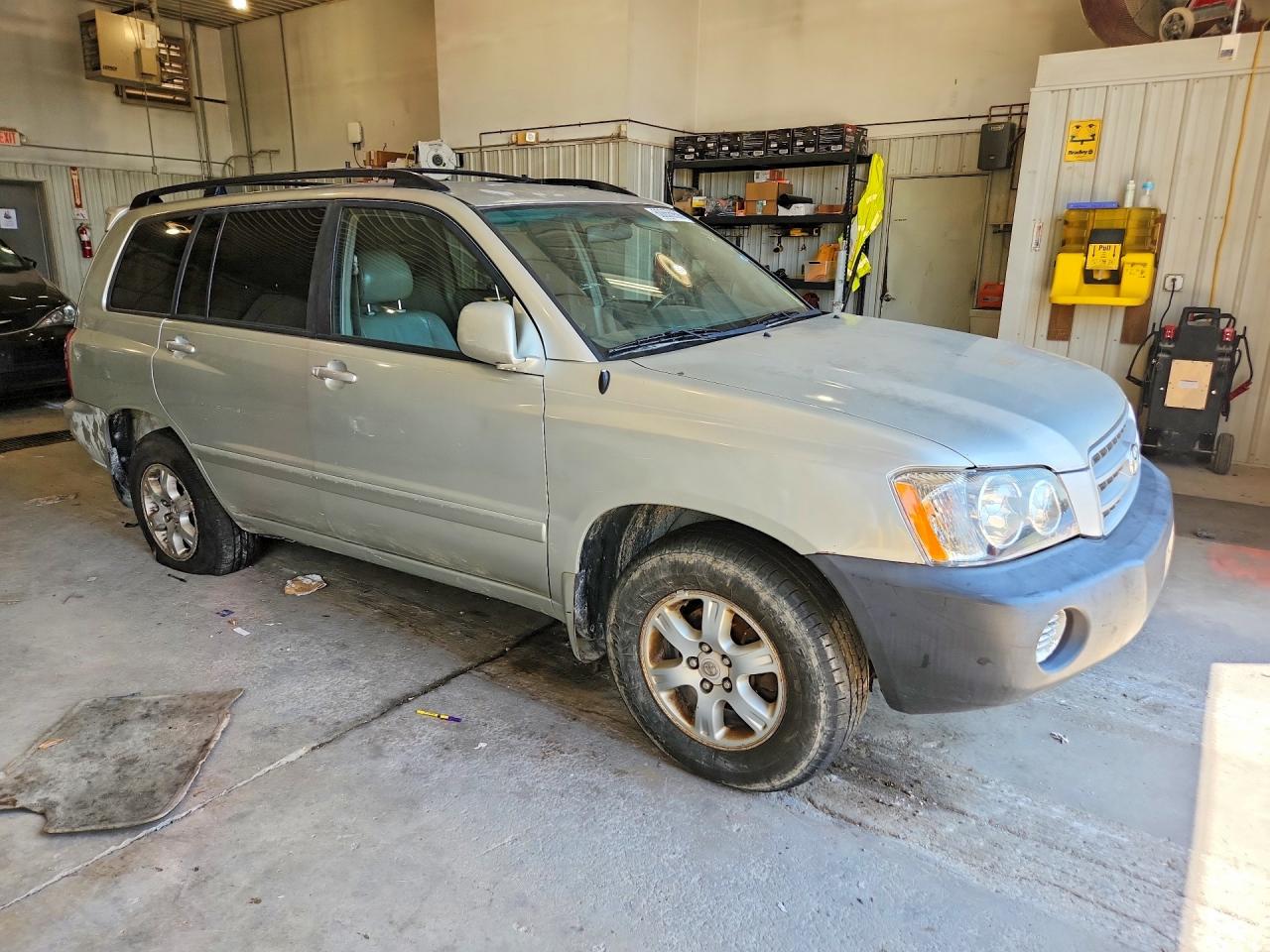2003 TOYOTA HIGHLANDER