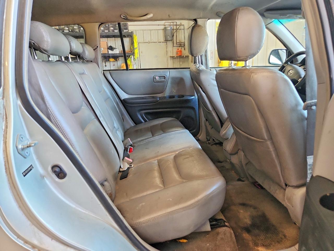2003 TOYOTA HIGHLANDER