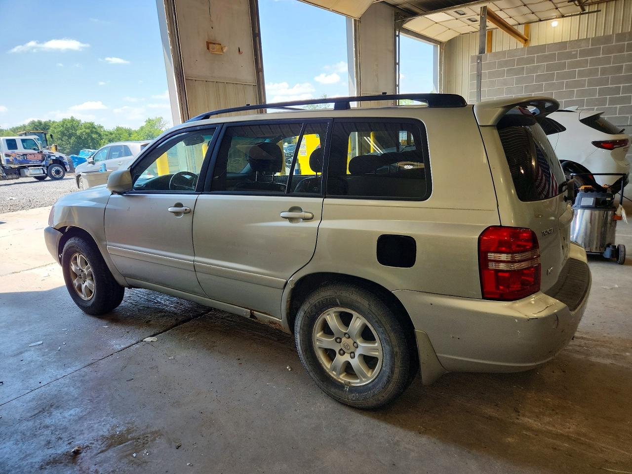 2003 TOYOTA HIGHLANDER