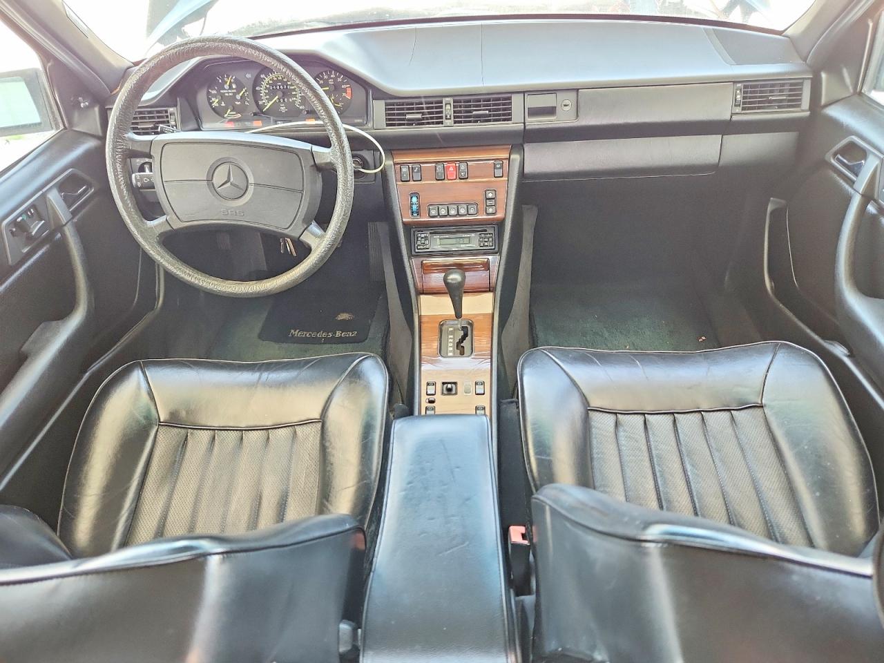 1987 MERCEDES-BENZ 300-CLASS