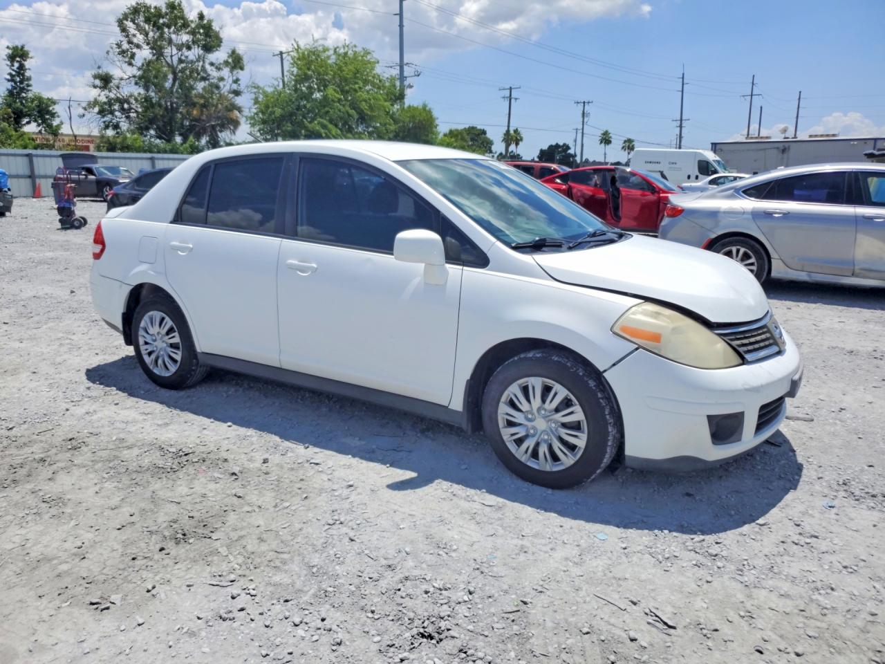 2009 NISSAN VERSA