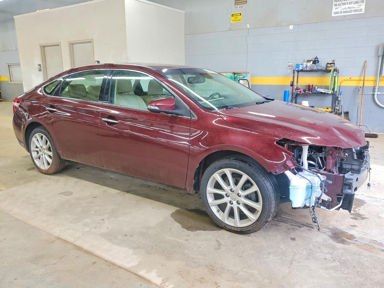 2015 TOYOTA AVALON