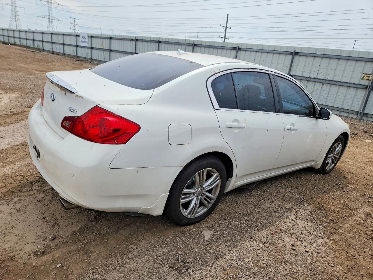 2013 INFINITI G37