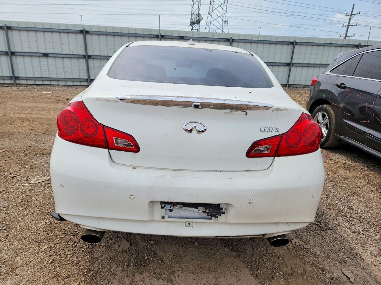 2013 INFINITI G37