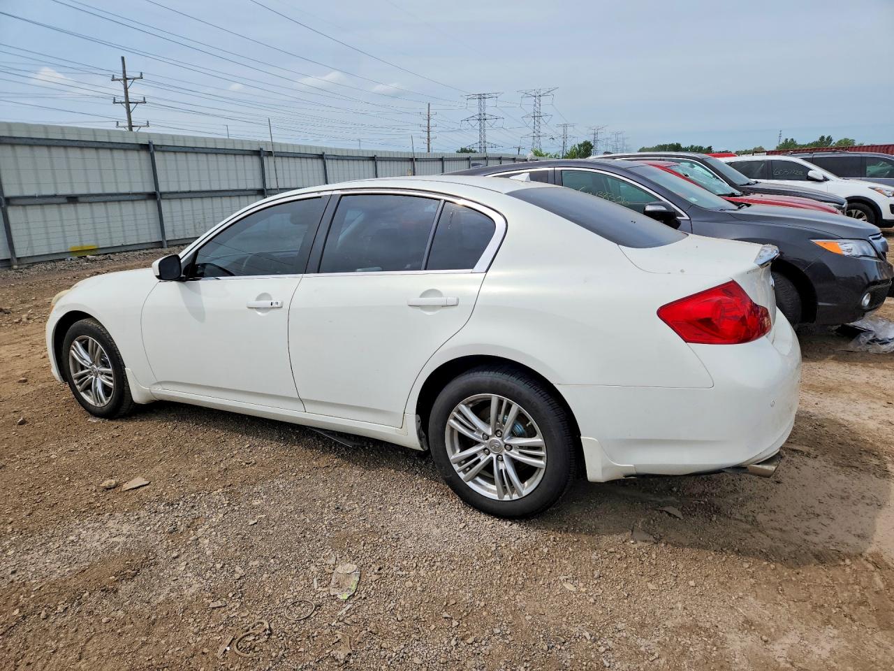 2013 INFINITI G37
