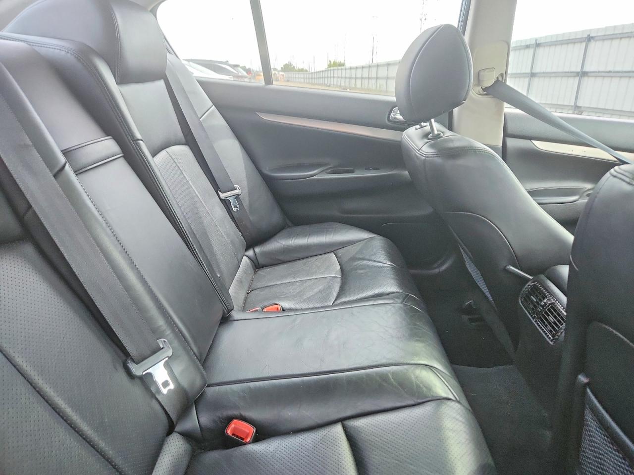 2013 INFINITI G37