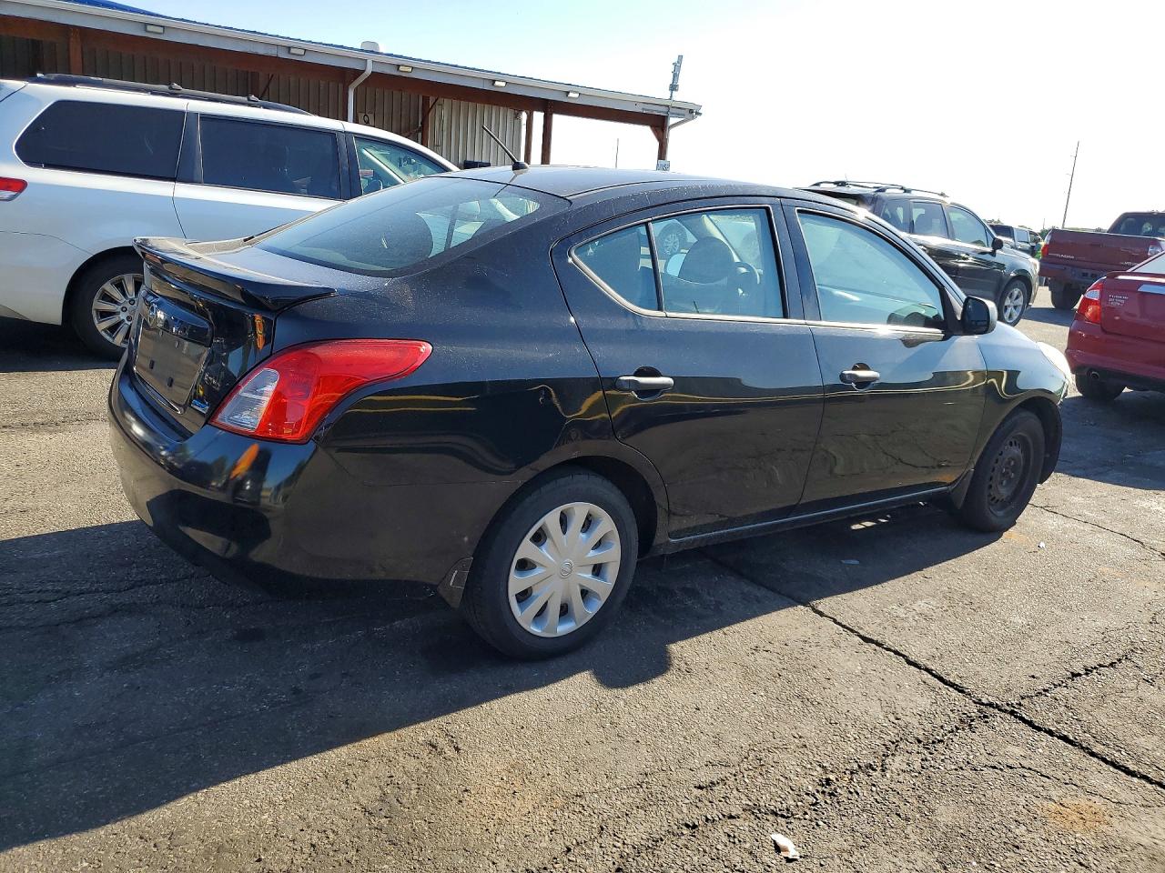 2013 NISSAN VERSA