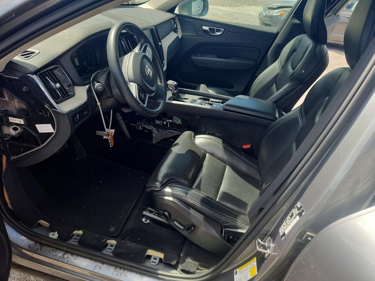 2021 VOLVO XC60
