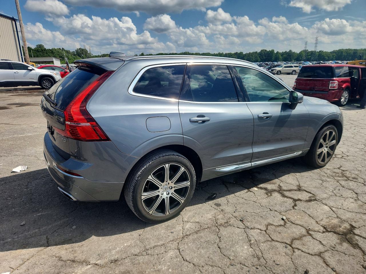 2021 VOLVO XC60