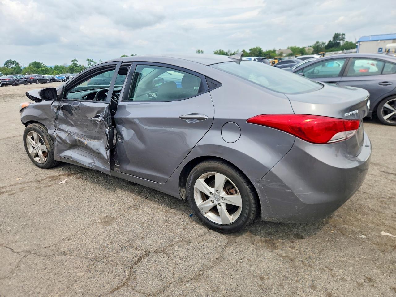 2012 HYUNDAI ELANTRA