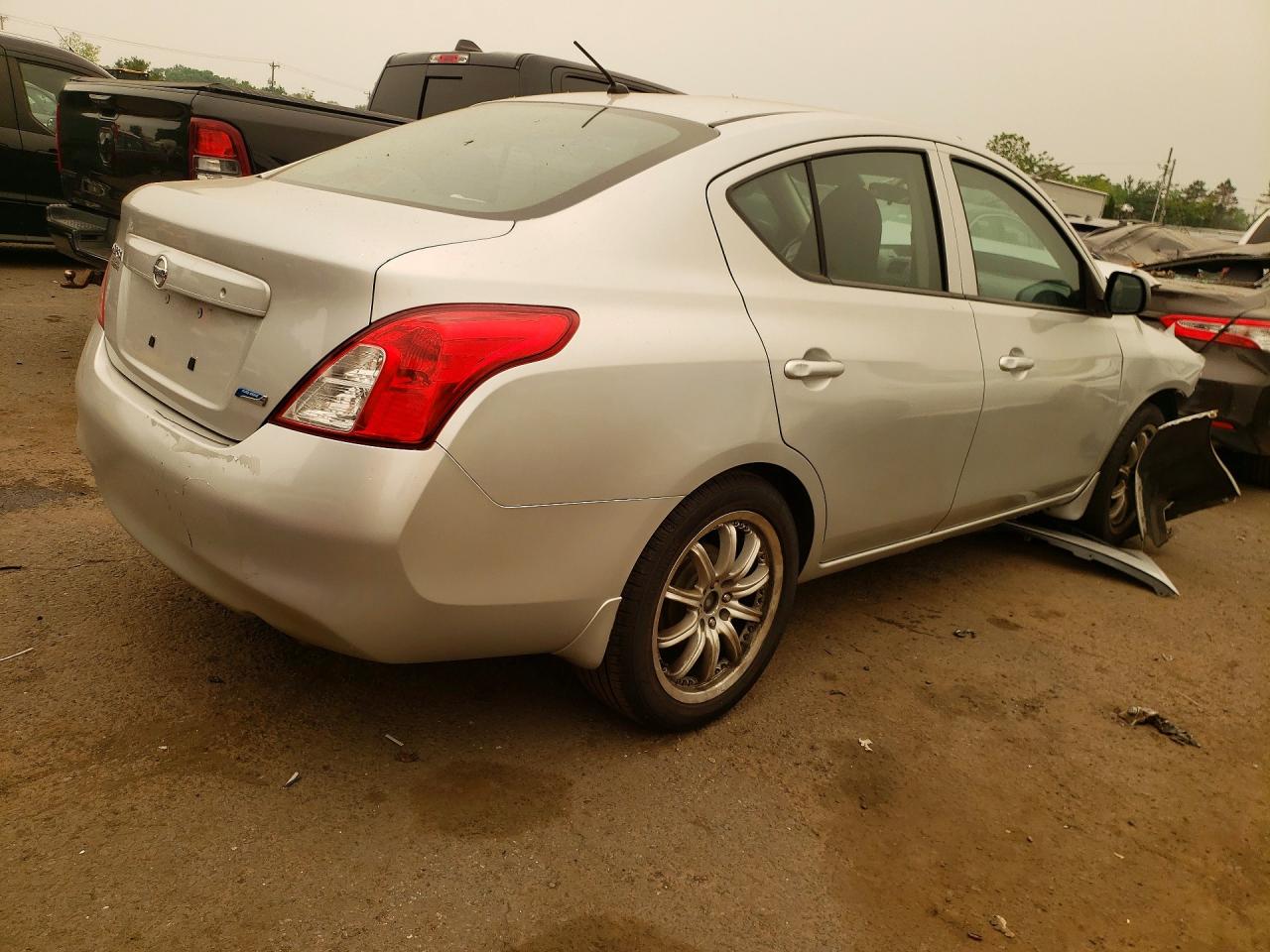 2013 NISSAN VERSA