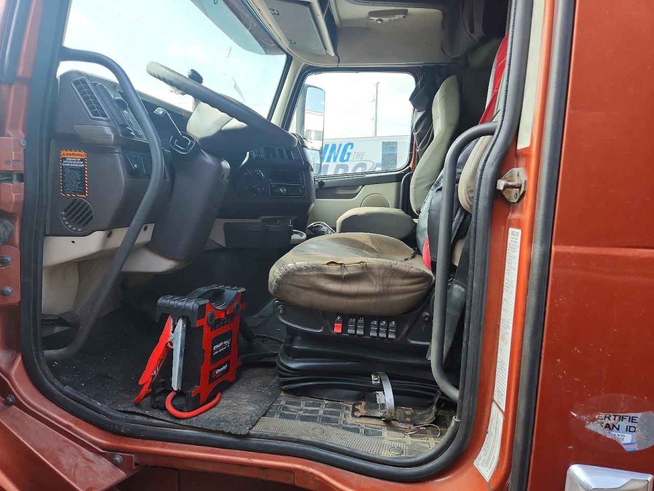 2013 VOLVO VN