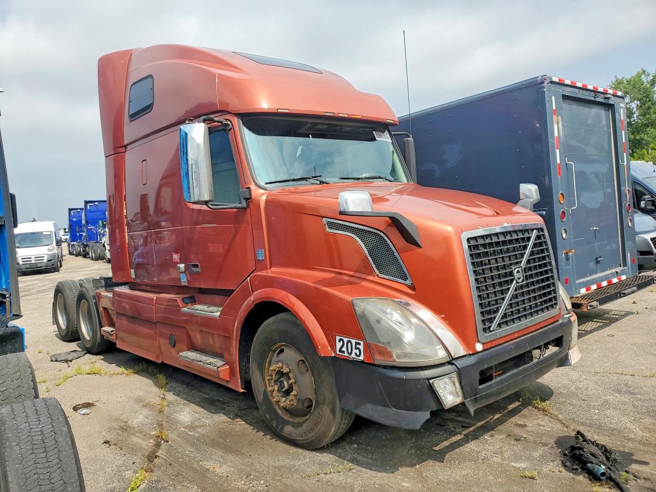 2013 VOLVO VN