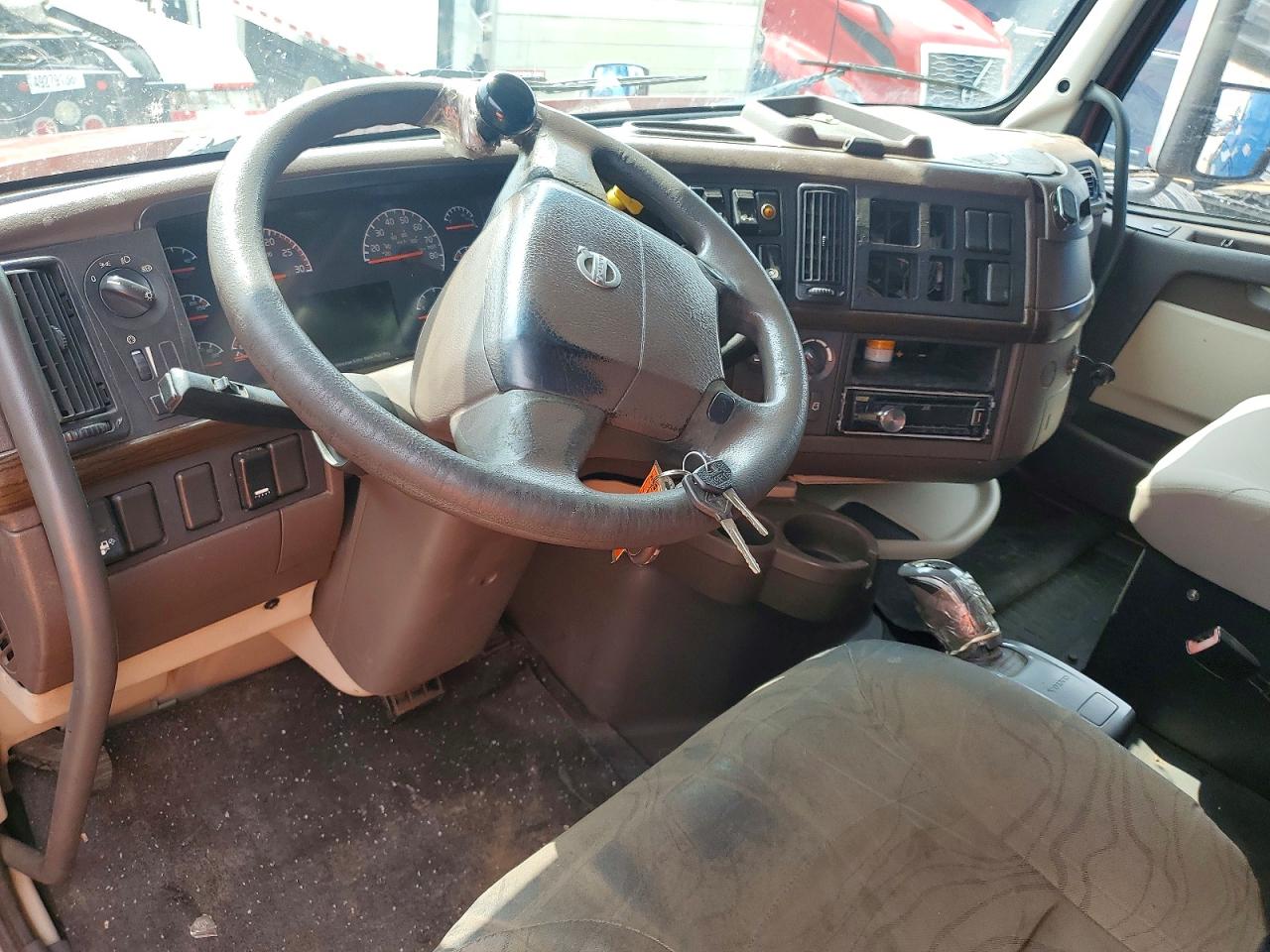 2013 VOLVO VN