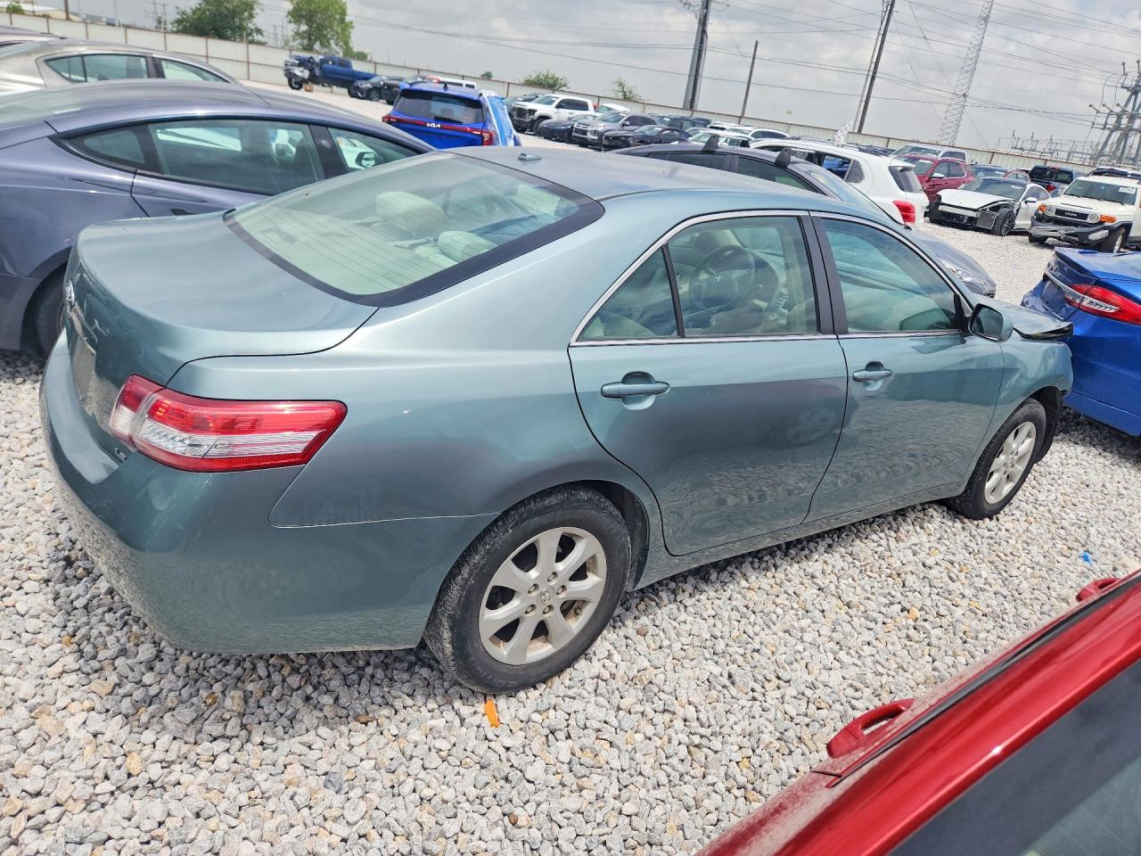 2011 TOYOTA CAMRY