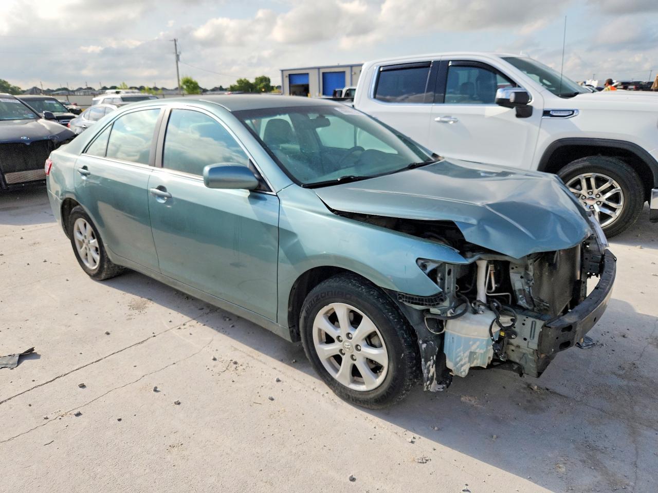 2011 TOYOTA CAMRY