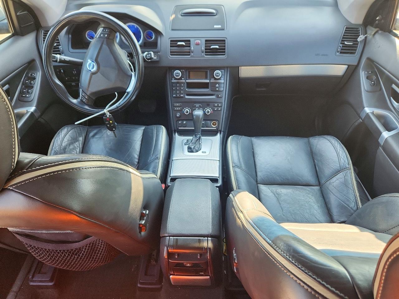 2010 VOLVO XC90