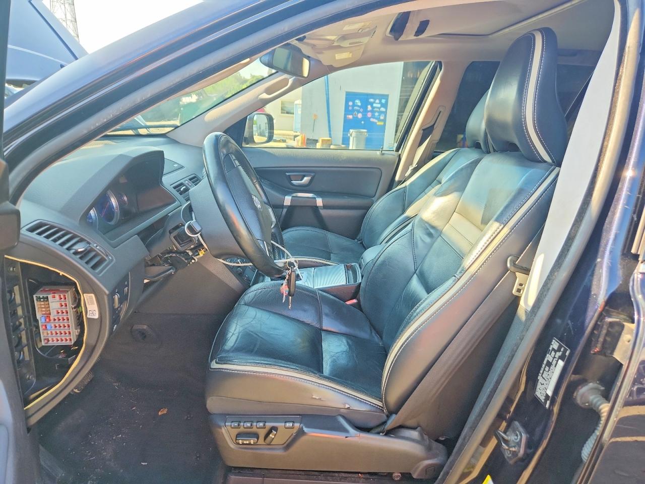 2010 VOLVO XC90