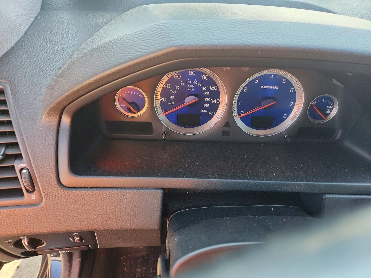 2010 VOLVO XC90