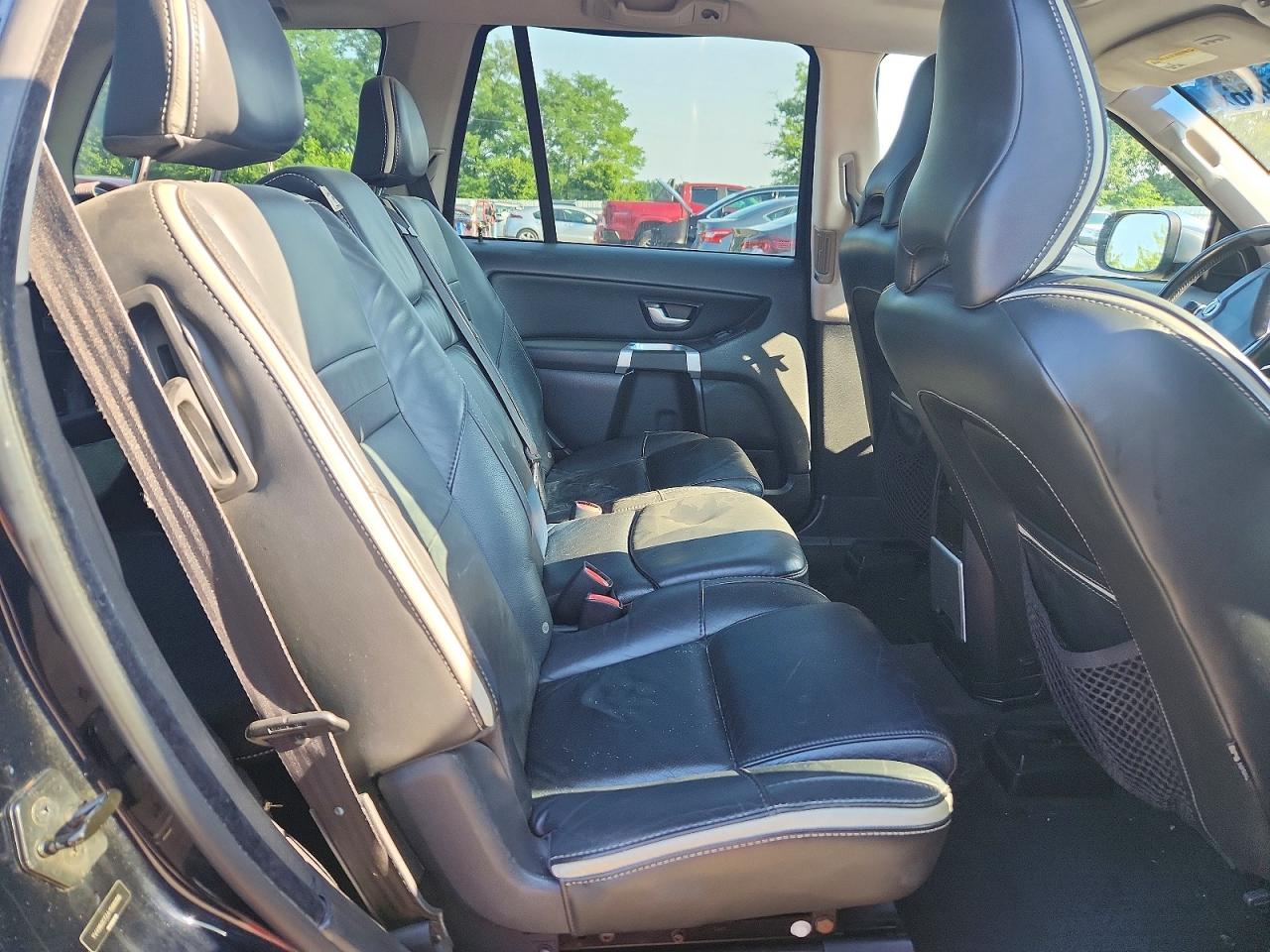 2010 VOLVO XC90