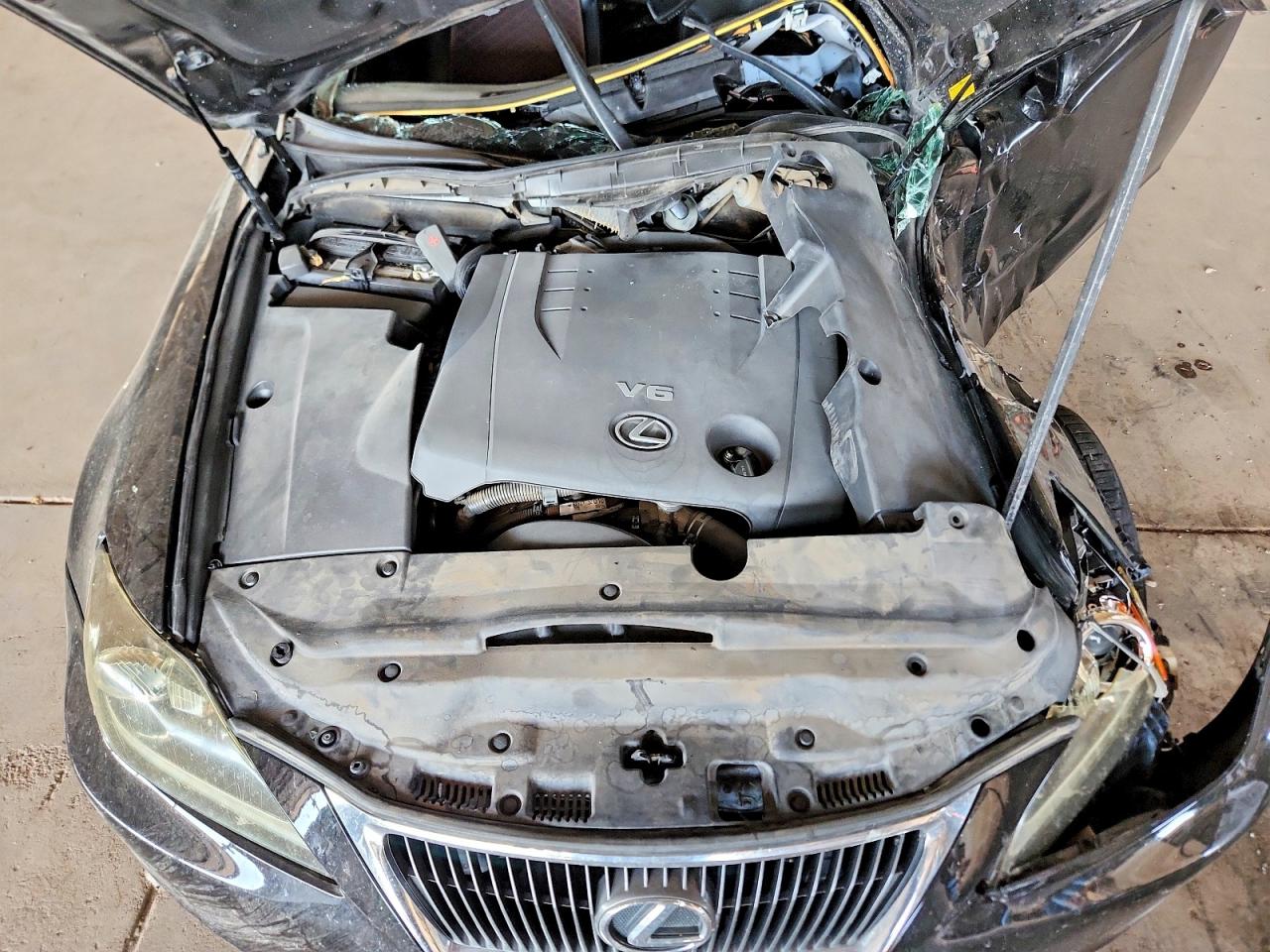 2013 LEXUS IS