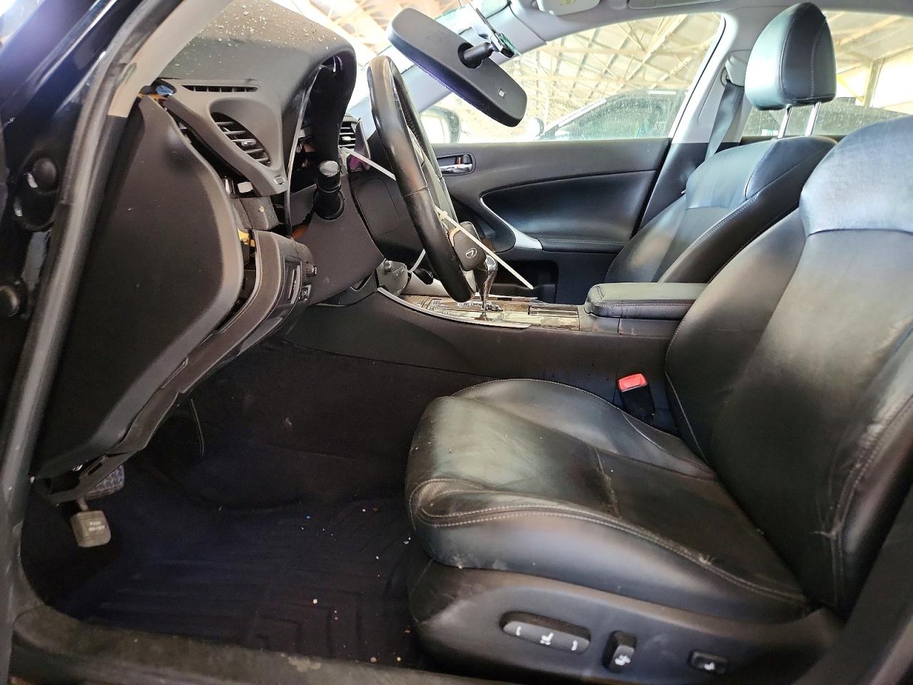 2013 LEXUS IS