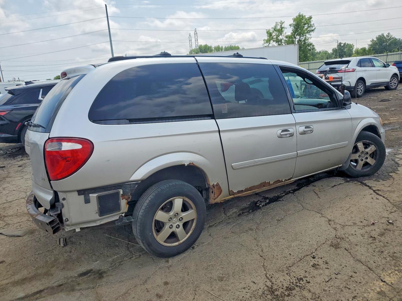 2005 DODGE CARAVAN