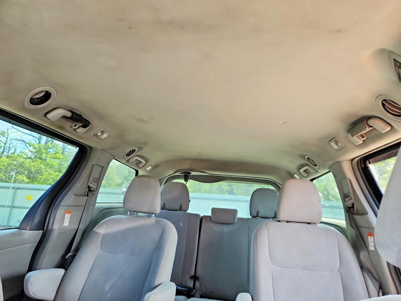 2017 TOYOTA SIENNA L 7