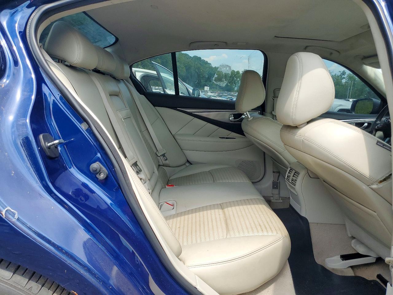 2016 INFINITI Q50