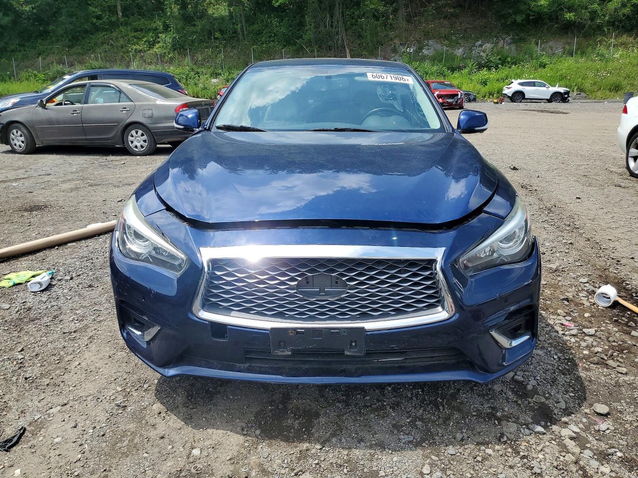 2016 INFINITI Q50