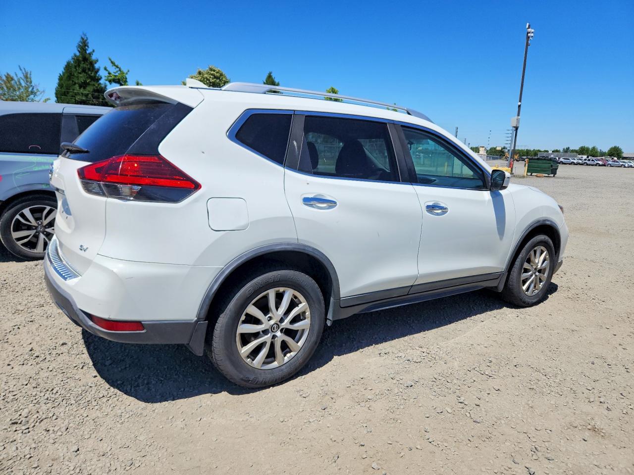 2017 NISSAN ROGUE