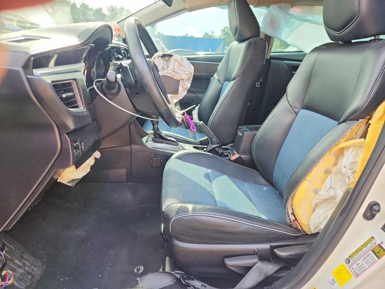 2015 TOYOTA COROLLA