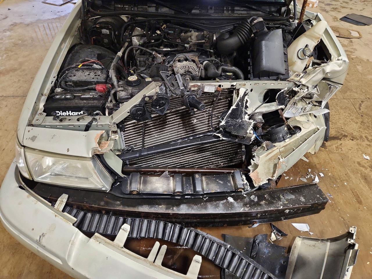 2003 MERCURY GRMARQUIS
