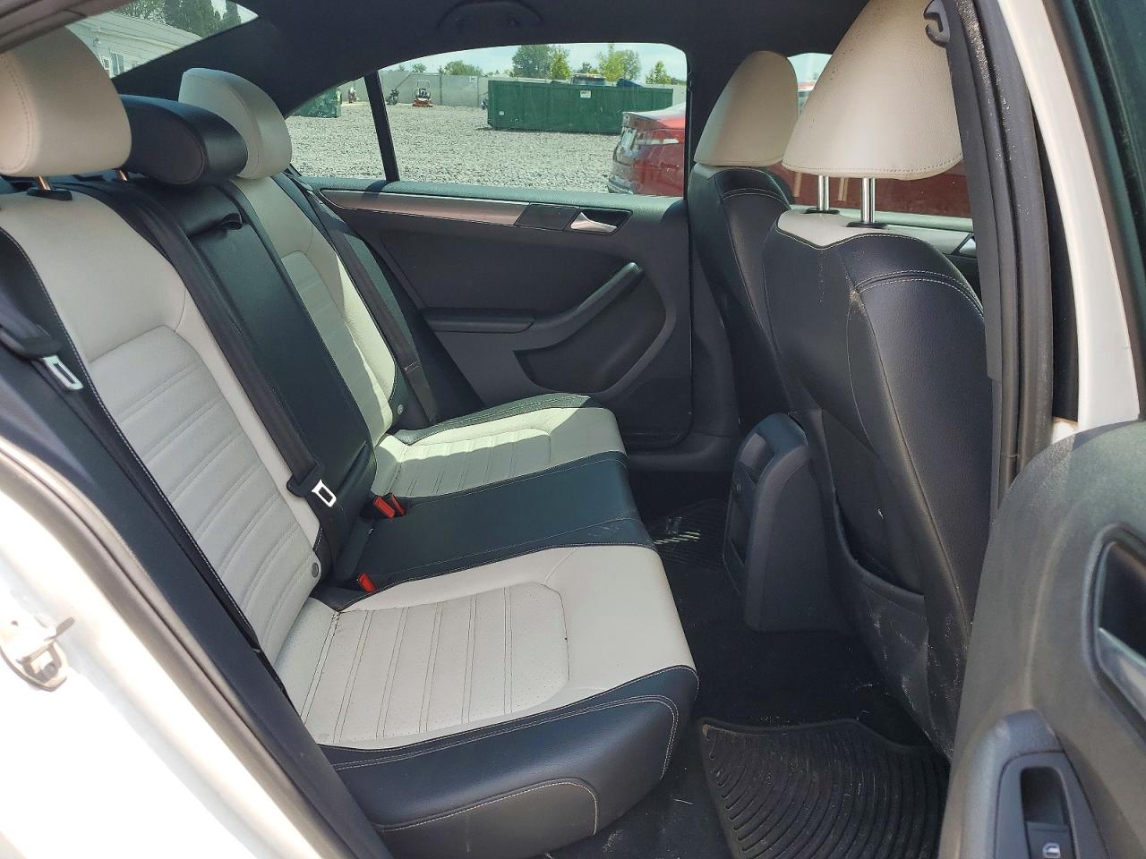 2016 VOLKSWAGEN JETTA