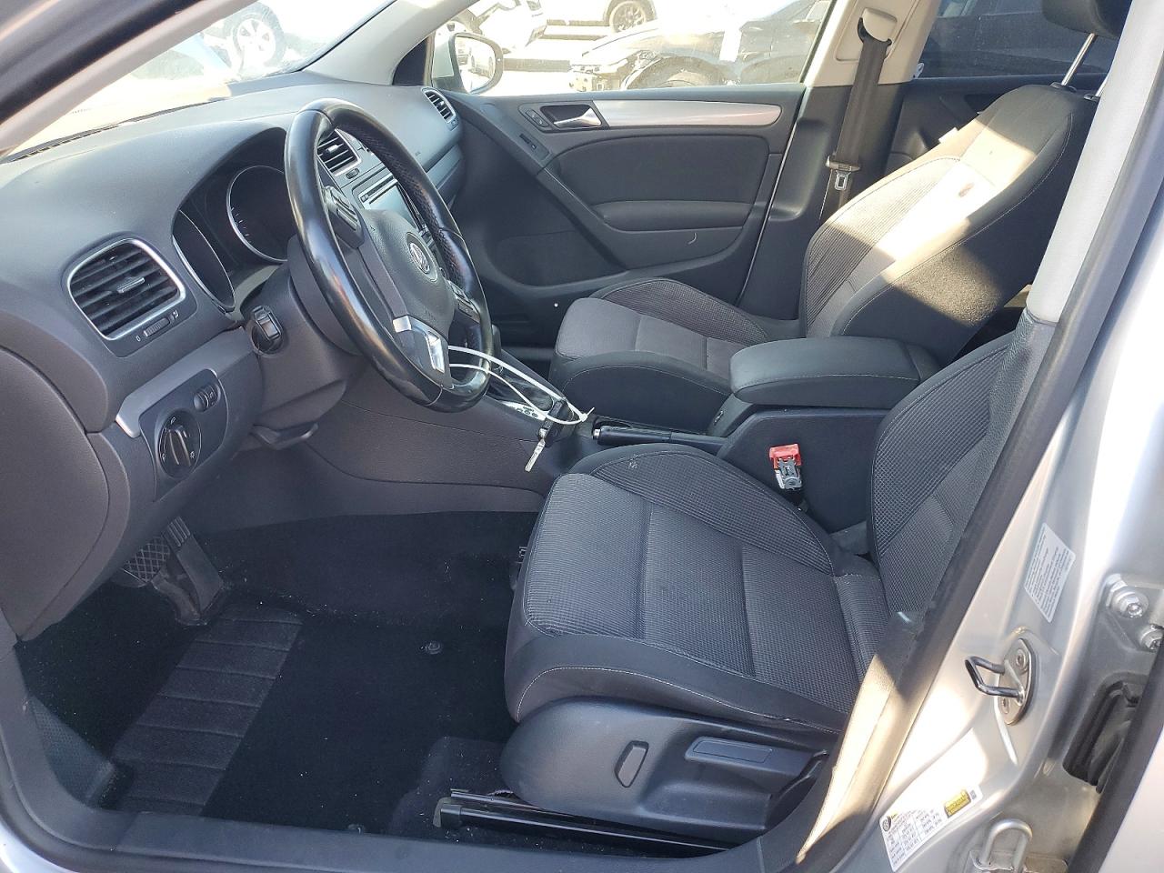 2010 VOLKSWAGEN GOLF