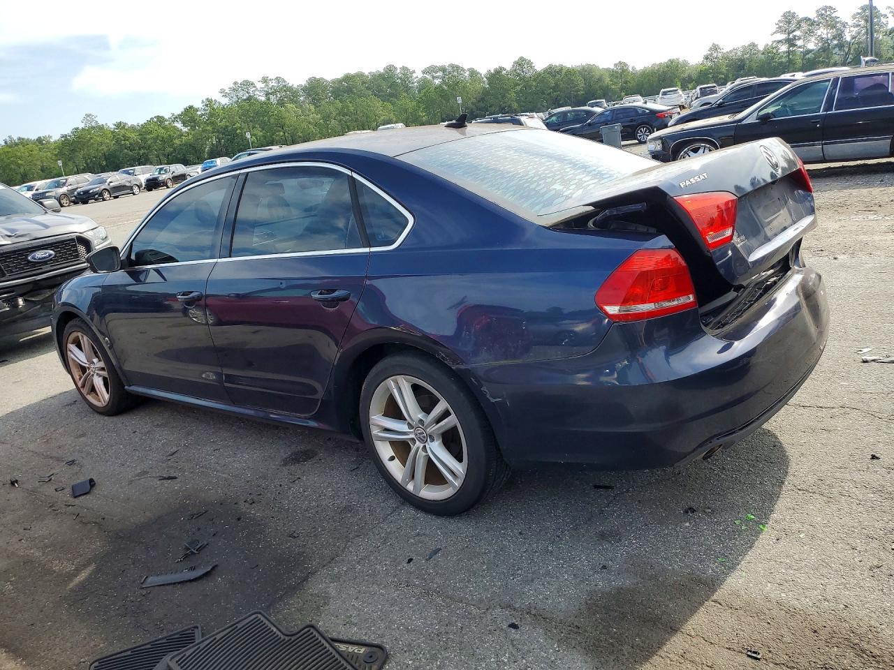 2014 VOLKSWAGEN PASSAT