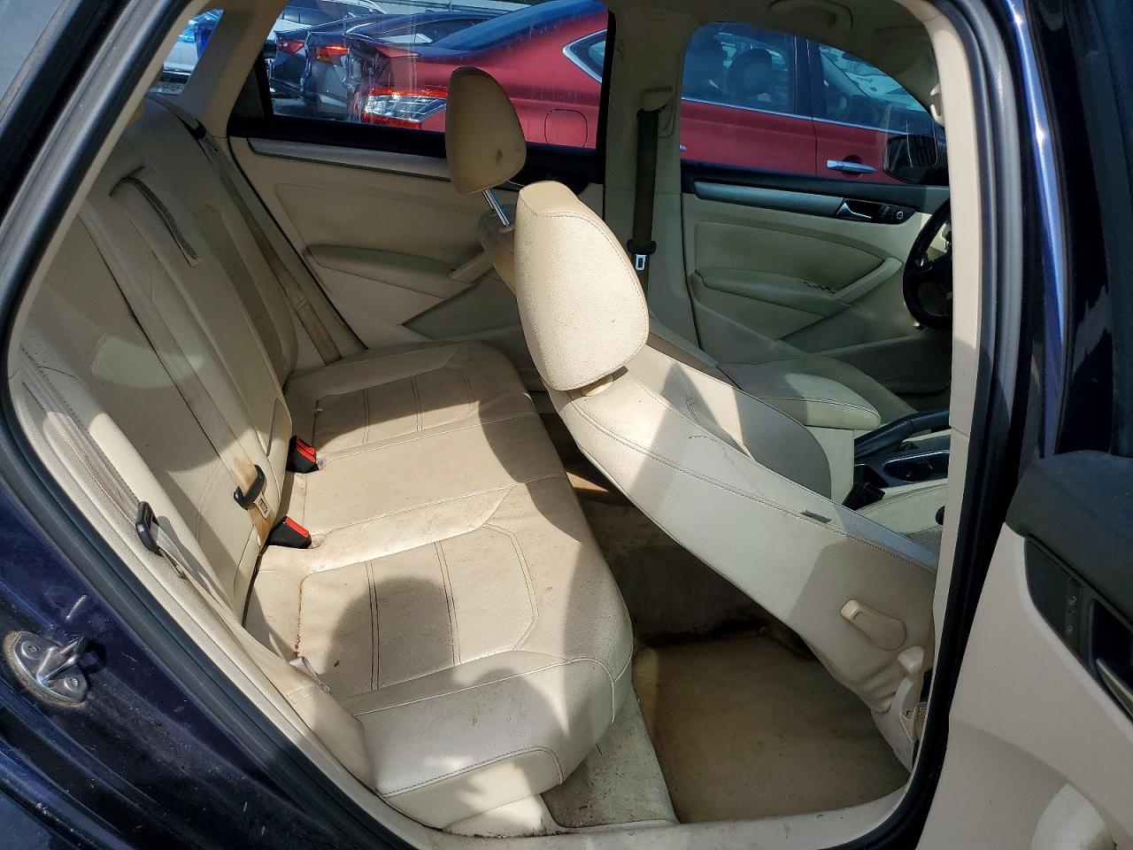 2014 VOLKSWAGEN PASSAT