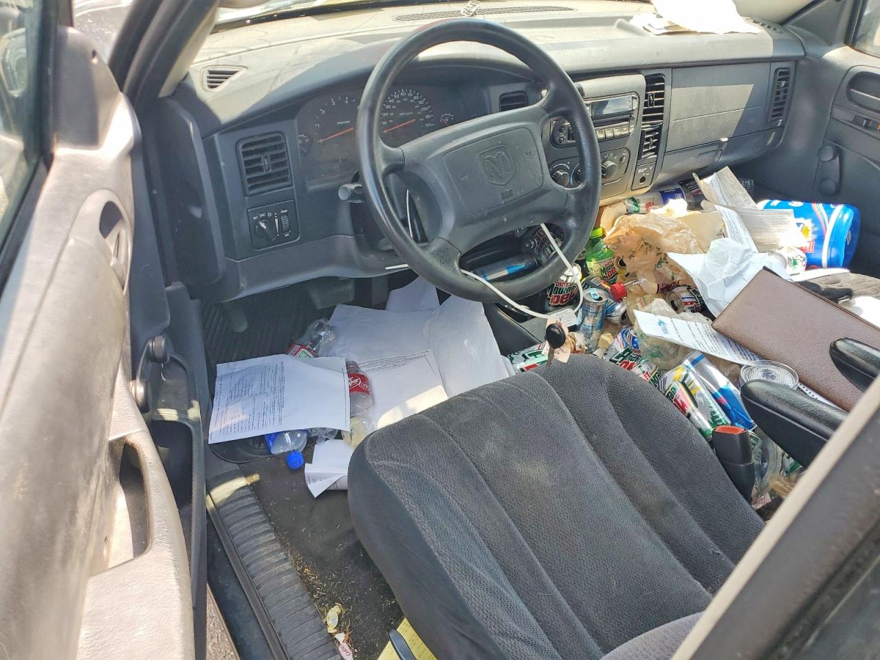 2004 DODGE DAKOTA