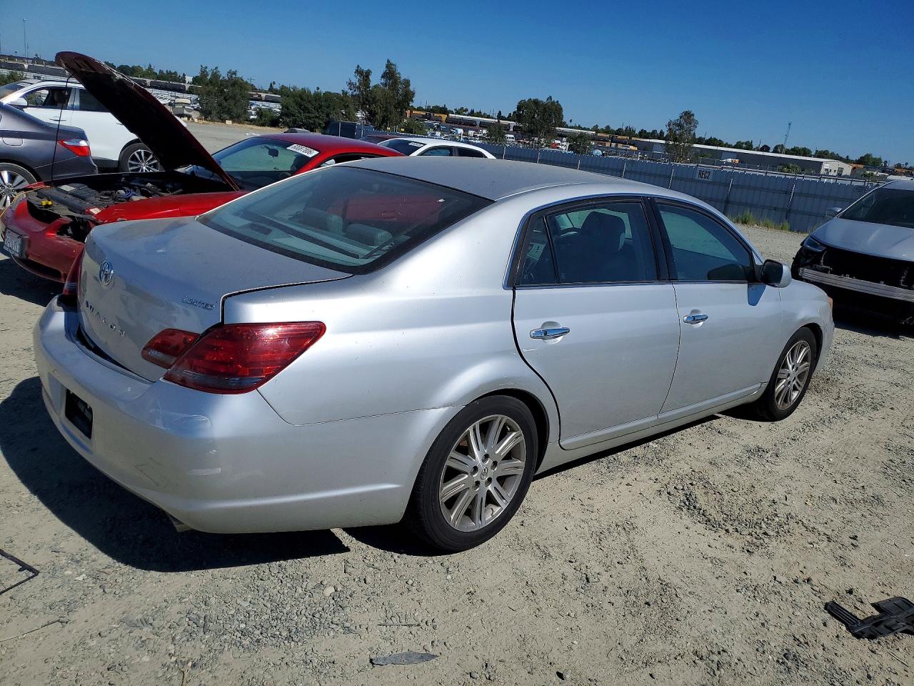 2008 TOYOTA AVALON