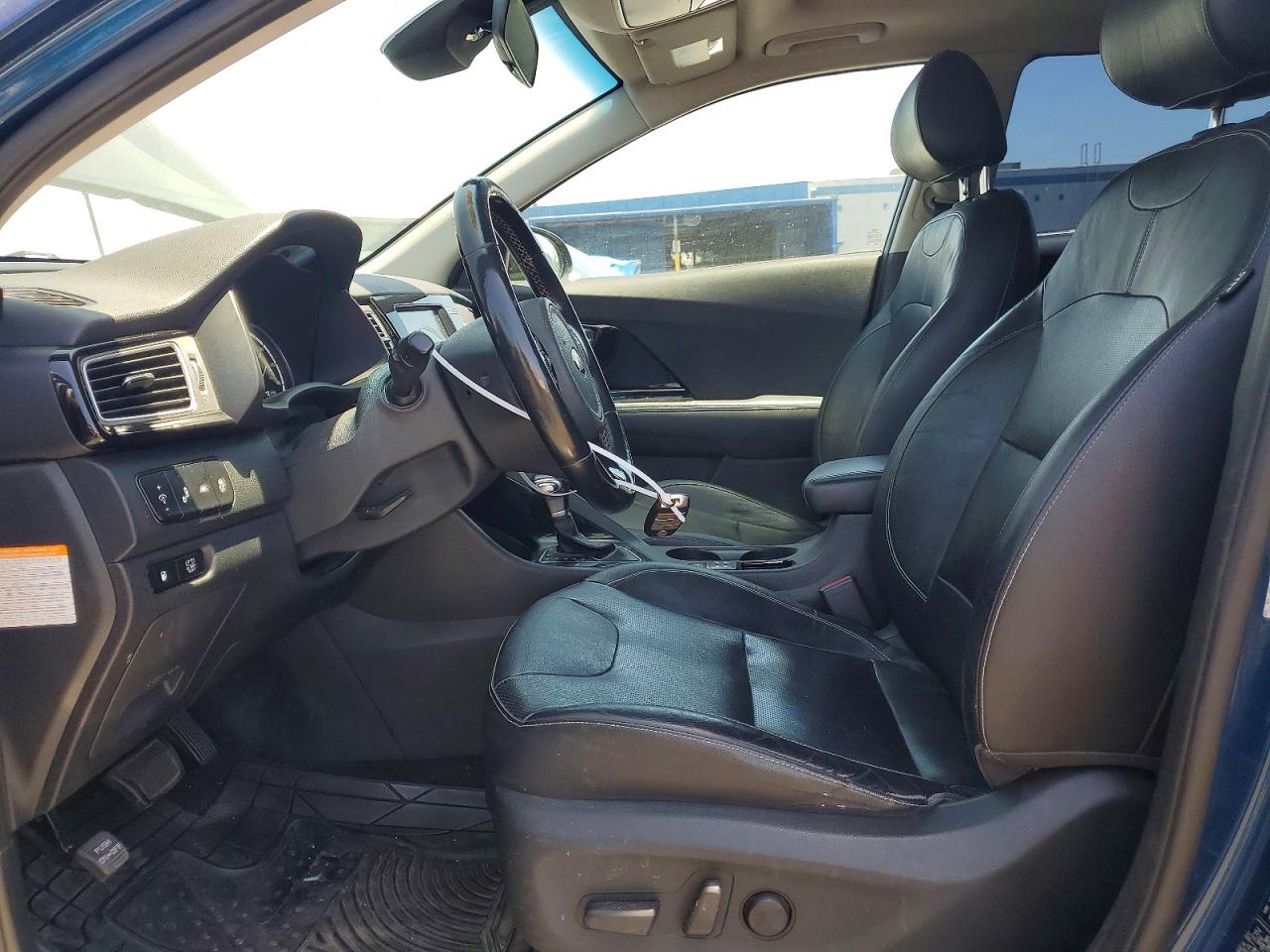 2017 KIA NIRO