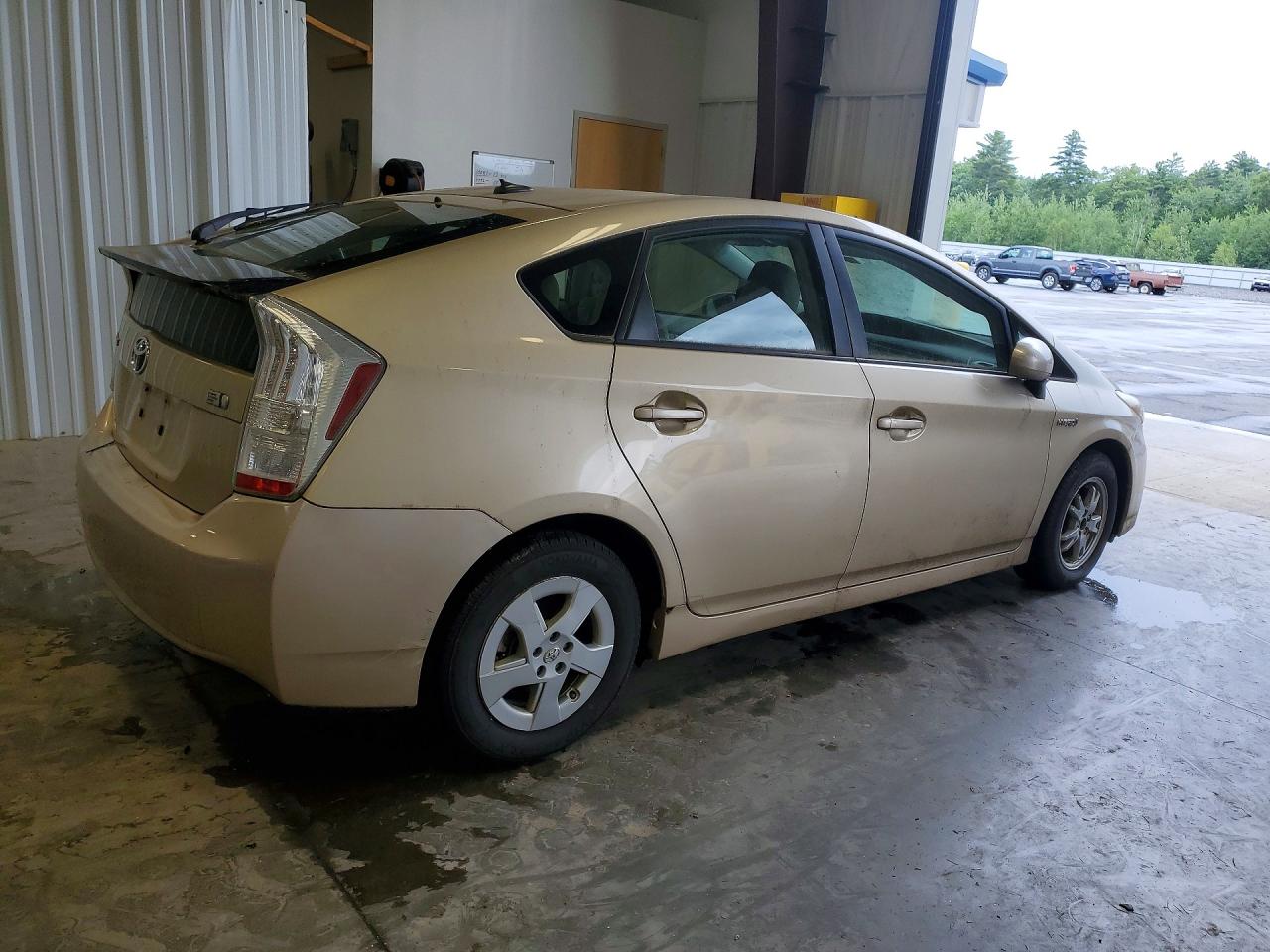 2011 TOYOTA PRIUS
